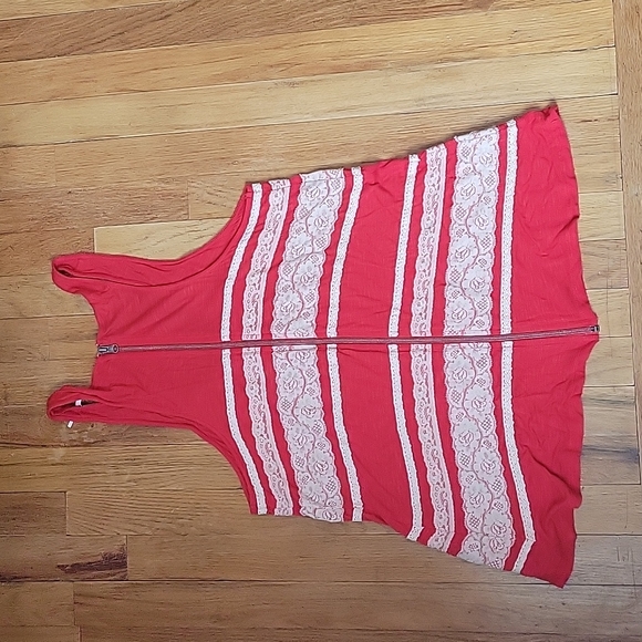 Kimchi Blue Lace Zip Tank - Picture 2 of 9